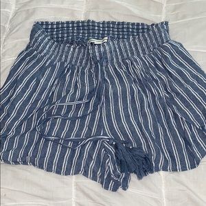 American eagle blue and white striped flowy shorts